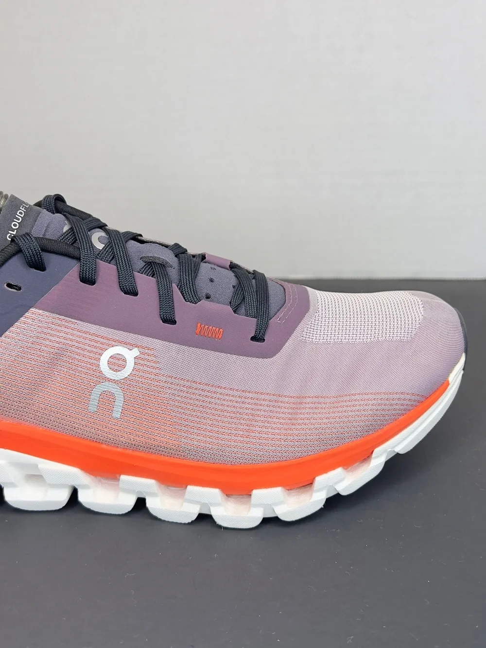 On Cloudflow 4 Women's Running Sz 8 in Quartz/Flame As New, Tried On Only No Box
